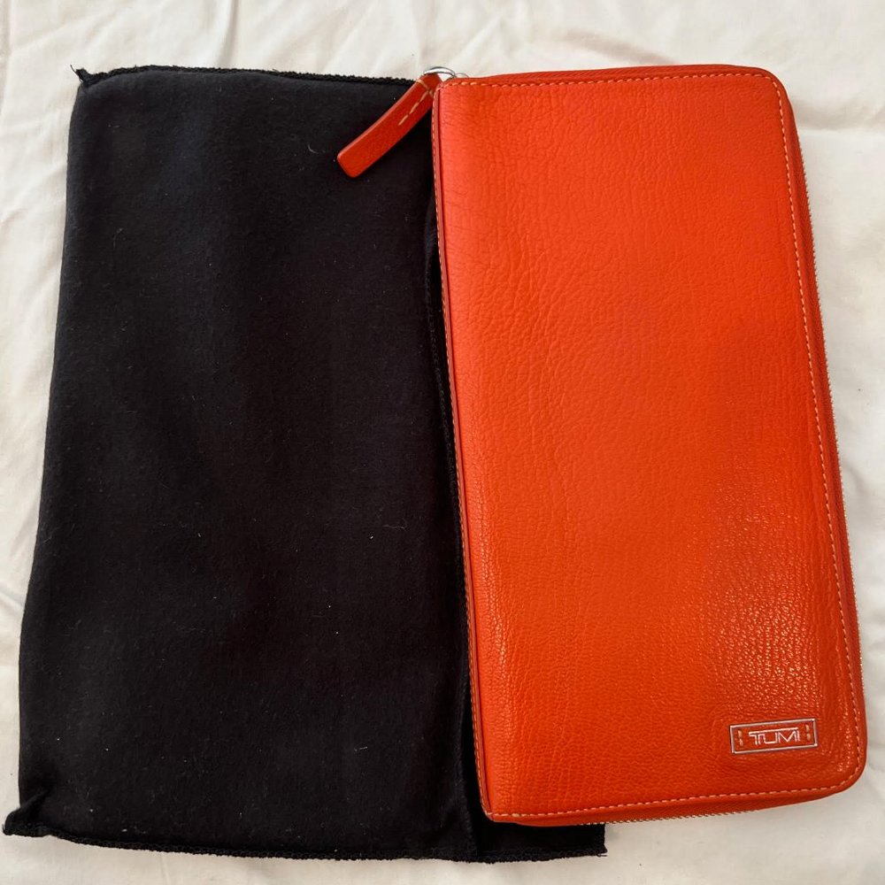 Tumi Province Travel Wallet/Passport Holder
